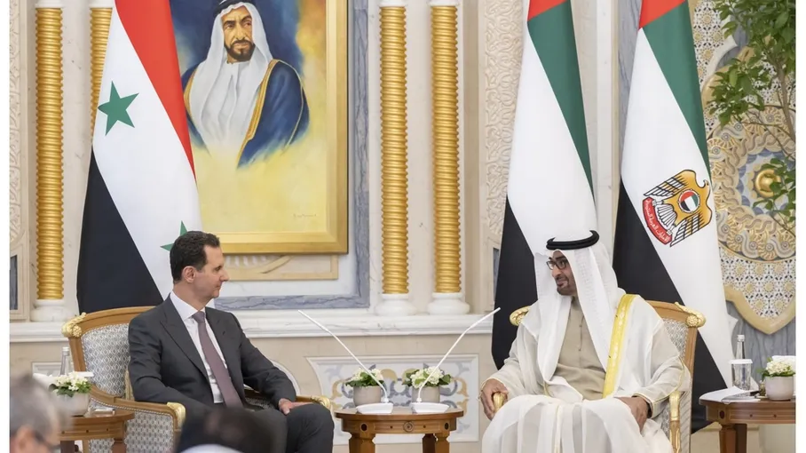 الإمارات التوقيت الحالي لتعيين أول سفير لها في دمشق بعد الثورة؟