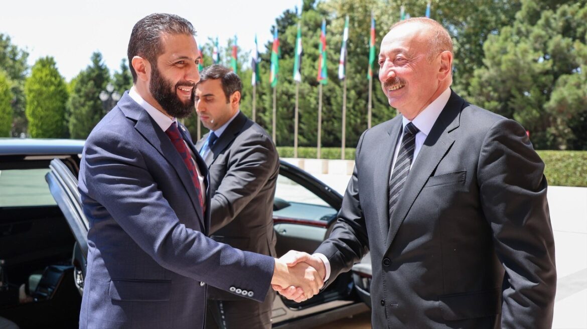 وصل الرئيس السوري أحمد الشرع، السبت 12 يوليو 2025، إلى العاصمة الأذرية باكو،